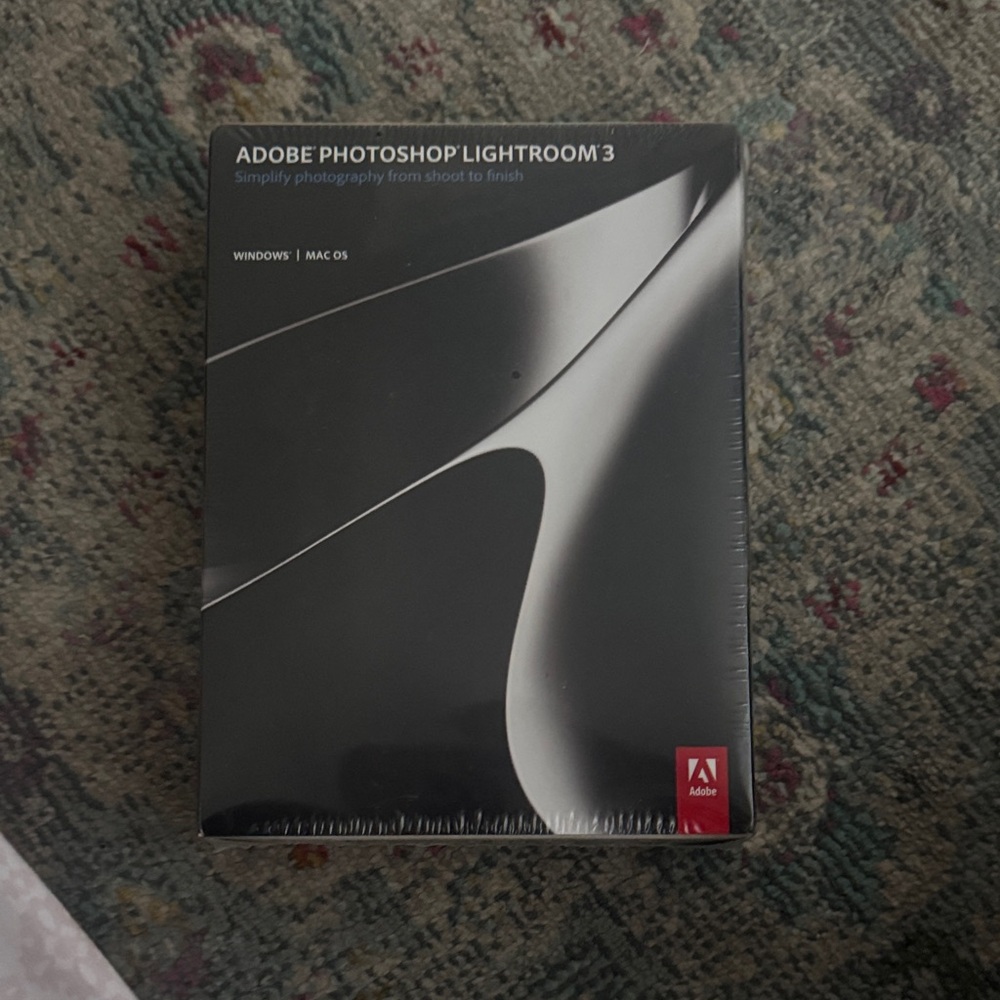 Photoshop Lightroom 3 Software - Black and Silver